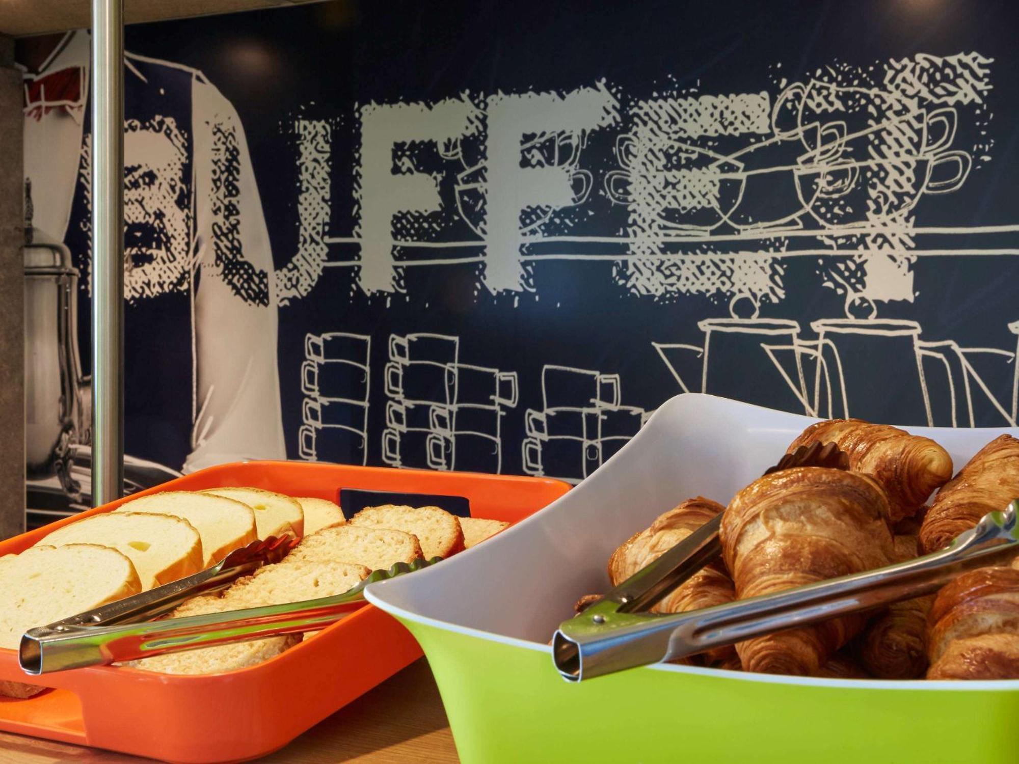 Ibis Budget Lyon Est Chaponnay Zewnętrze zdjęcie